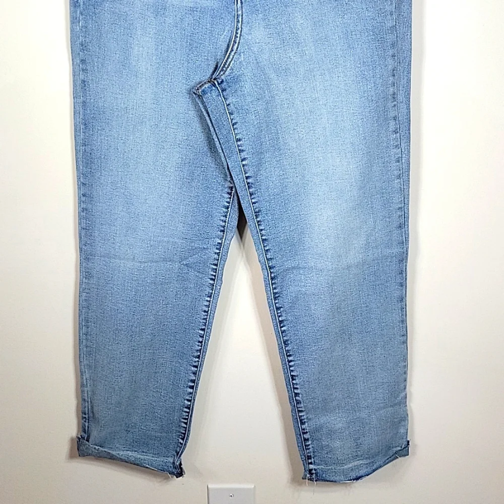 Jessica Simpson High Rise Slim Straight Lived-In Vintage Jeans Sz 30 NWT - Picture 6 of 9
